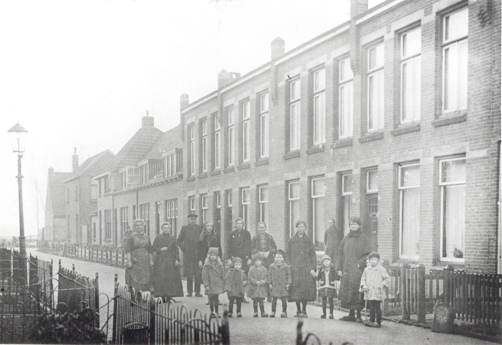 Van Asbeckstraat kort na aanleg, 1920-1930. Bron: Beeldbank HCL.